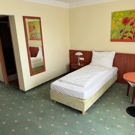 Hotel Breitenlee Виена Екстериор снимка