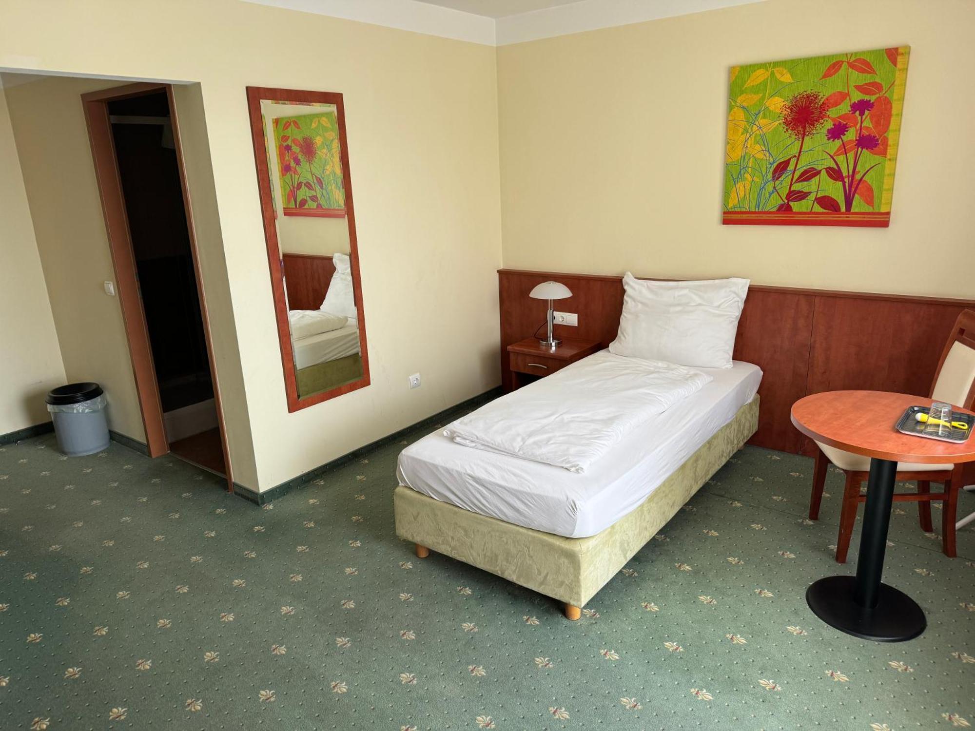 Hotel Breitenlee Виена Екстериор снимка
