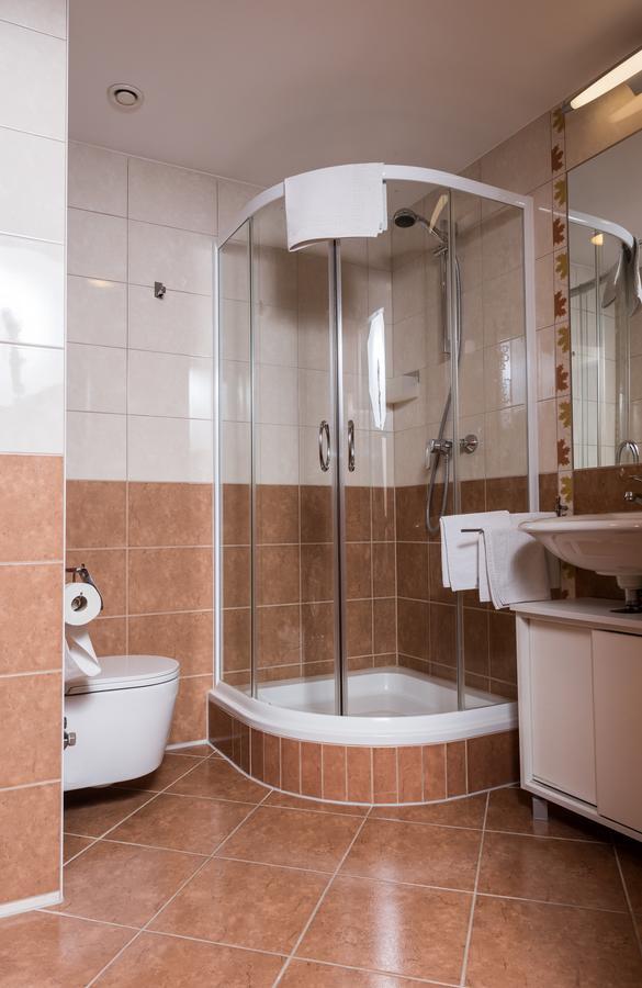 Hotel Breitenlee Виена Екстериор снимка