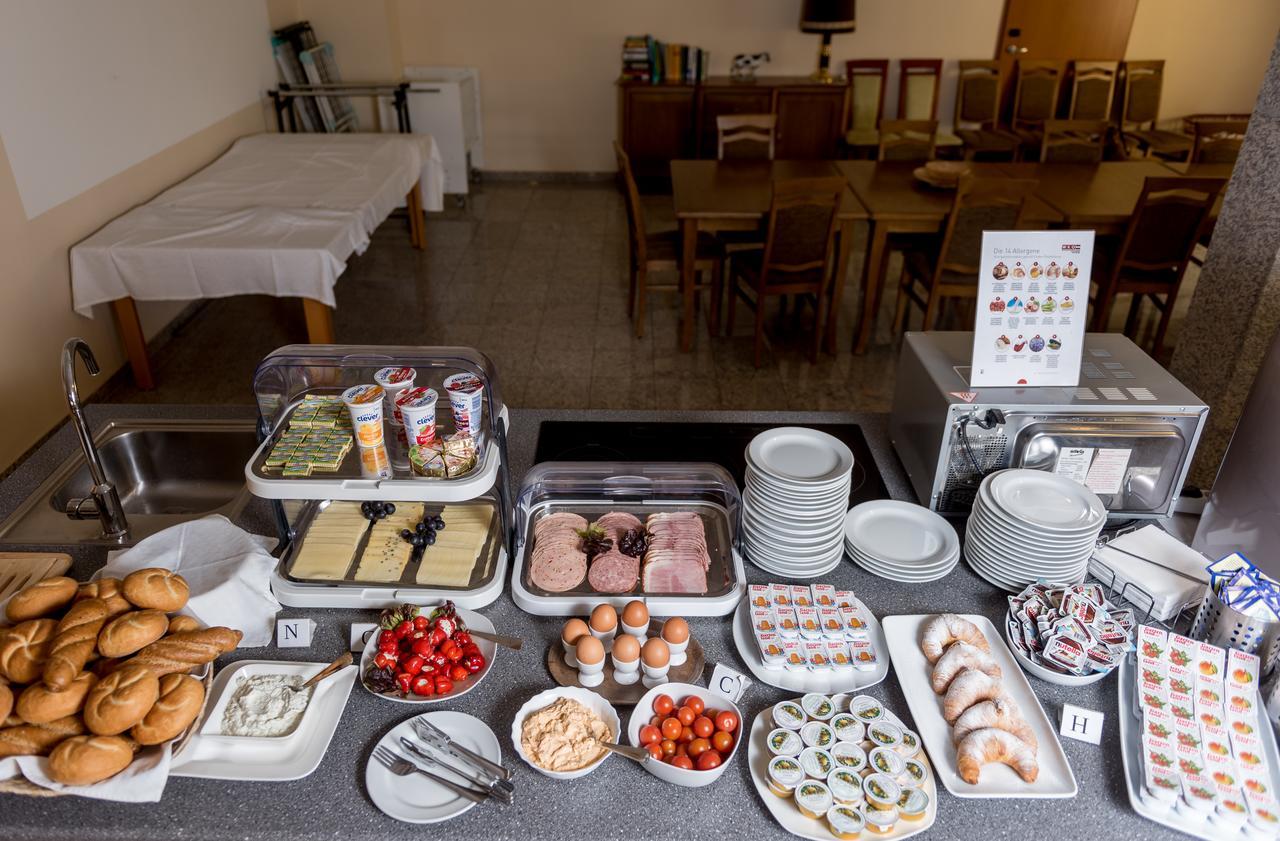 Hotel Breitenlee Виена Екстериор снимка
