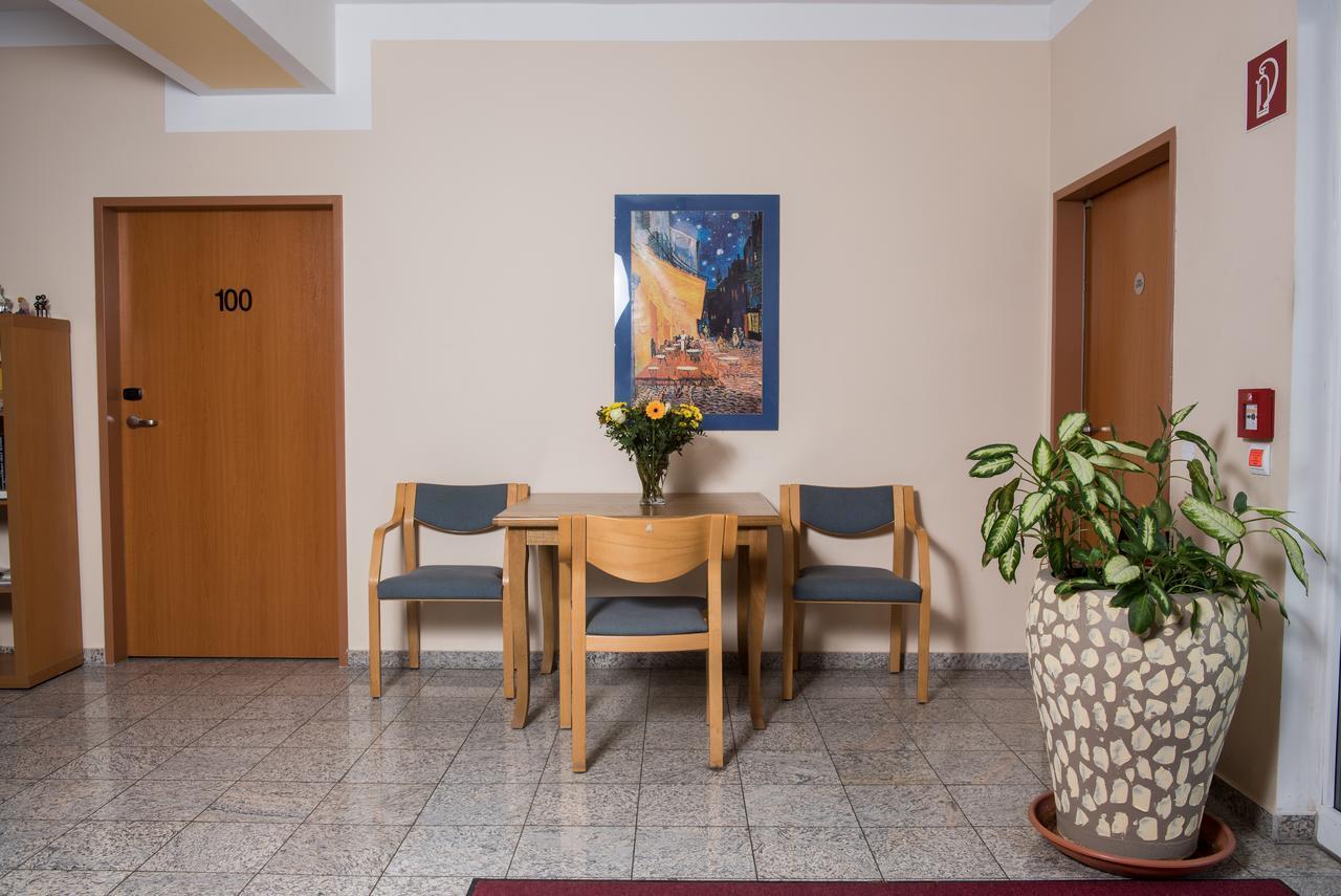 Hotel Breitenlee Виена Екстериор снимка