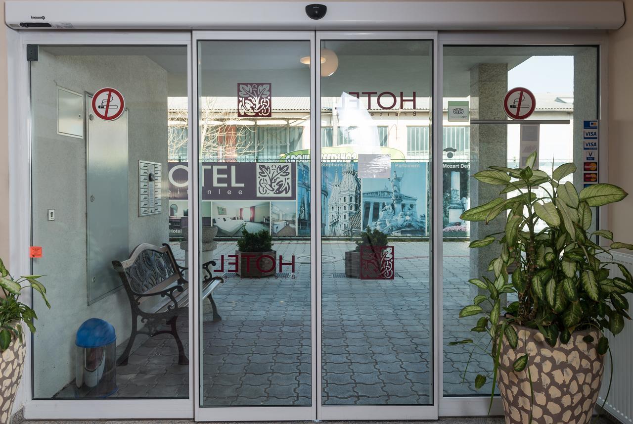 Hotel Breitenlee Виена Екстериор снимка