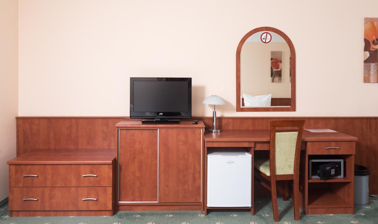 Hotel Breitenlee Виена Екстериор снимка