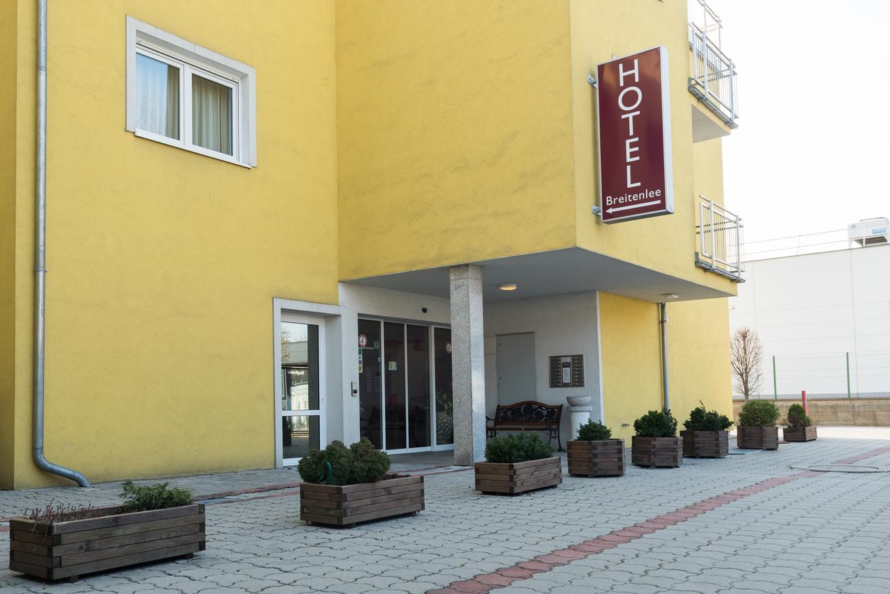 Hotel Breitenlee Виена Екстериор снимка